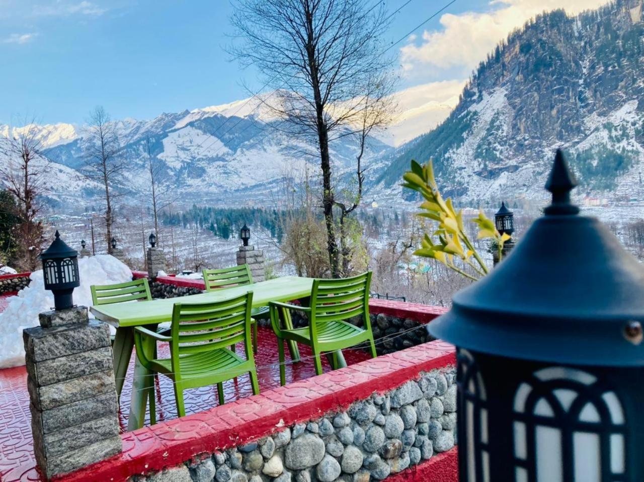 Hotel Vyas Vatika Manāli Zewnętrze zdjęcie